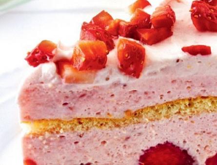 Cake with strawberries Cake with strawberry jam