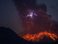 Mokslininkai sunerimę, kad pastaruoju metu pasaulyje suaktyvėjo ugnikalniai Dėl to kaltas Didysis kryžius