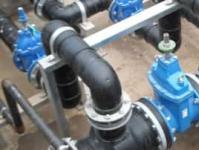 Kết nối ống HDPE - phương pháp đơn giản và đáng tin cậy Kết nối ống HDPE với ống kim loại
