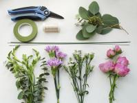 Kuinka tehdä seppele kukista: hyviä ja käytännöllisiä vinkkejä mestariteoksen luomiseen
