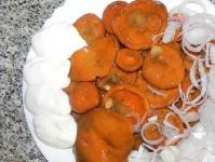 Making preparations for the winter: original recipes for pickling saffron mushrooms