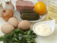 Omlet, vetçina və qarğıdalı ilə salat - foto ilə resept