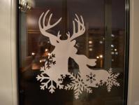 How to decorate a window for the New Year?