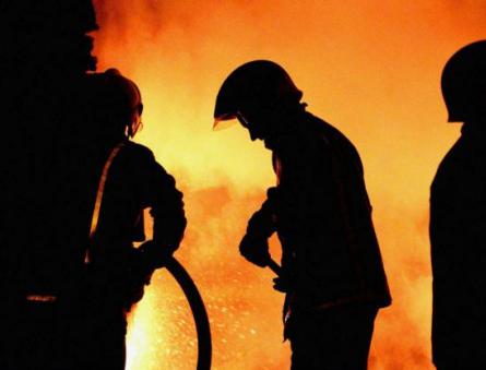 Précautions de sécurité et garantie de la sécurité des personnes en cas d'incendie